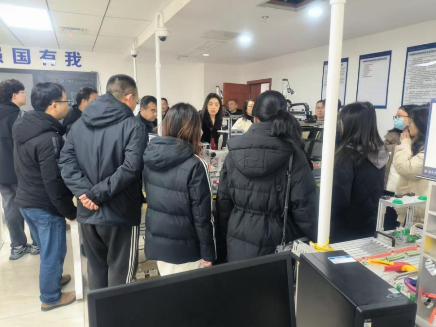 津市职业中专专业教师职业能力提升培训班授课.png 津市职业中专专业教师职业能力提升培训班授课.png