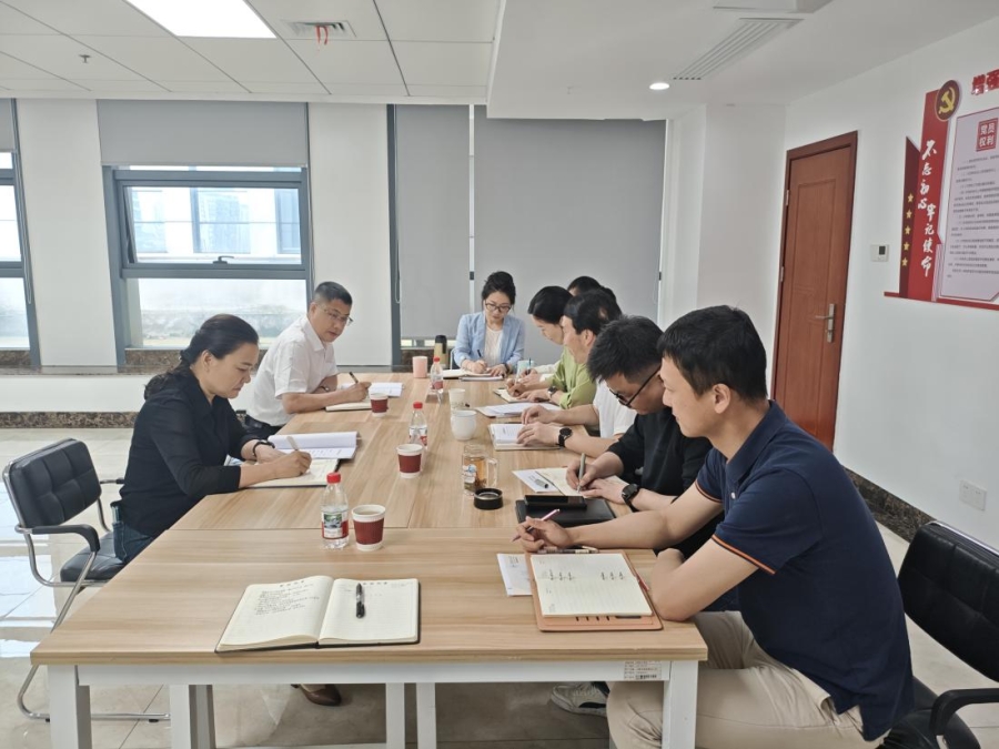 学校党委书记田华玉、副校长邓德艾深入学院调研指导工作