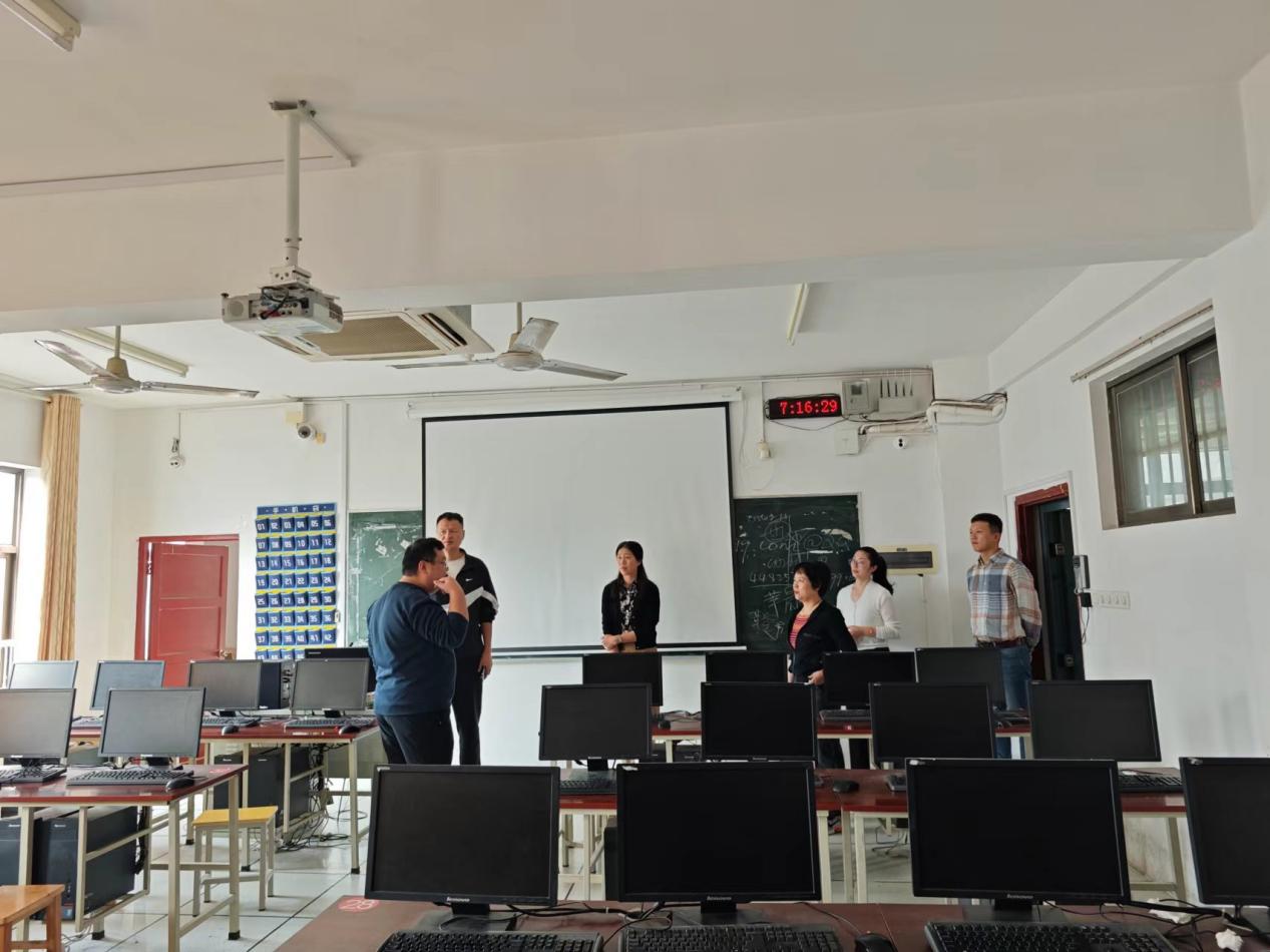 学院开展月度例行安全检查