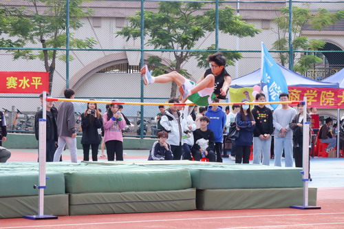 学生组竞技5.JPG 学生组竞技5.JPG