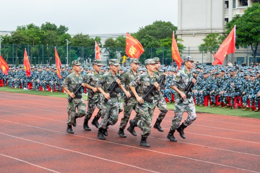 教官入场(1).jpg 教官入场(1).jpg