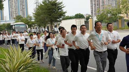 大旺校区环跑现场2.JPG