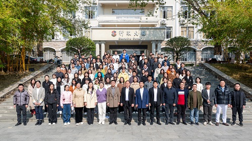 合影留念.JPG 合影留念.JPG