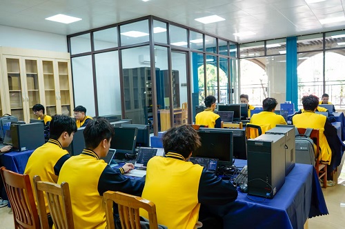 大模型AI生态应用实验室2.jpg 大模型AI生态应用实验室2.jpg