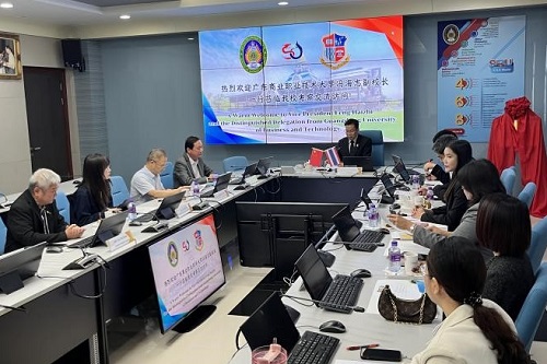 主校区座谈现场.jpg 主校区座谈现场.jpg