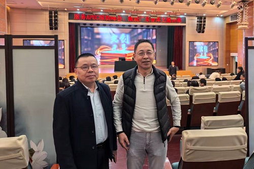 世界杯官网教师在会场.jpg 世界杯官网教师在会场.jpg