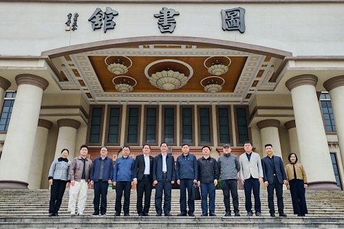 双方合影.jpg 双方合影.jpg