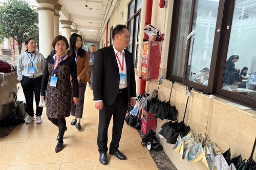 校领导带队巡检.jpg 校领导带队巡检.jpg