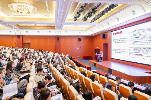培训会现场.jpg 培训会现场.jpg