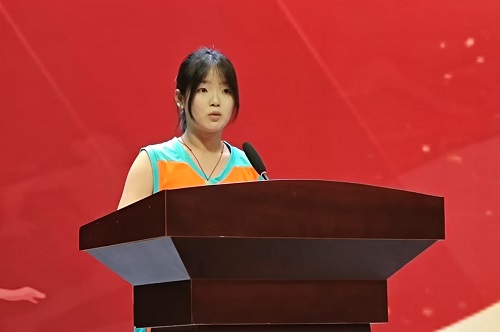 廖润红宣誓.jpg 廖润红宣誓.jpg