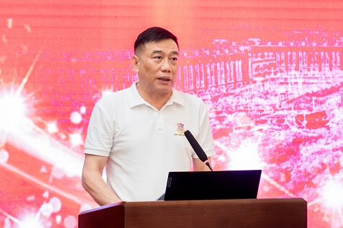 丁勇讲话.jpg 丁勇讲话.jpg