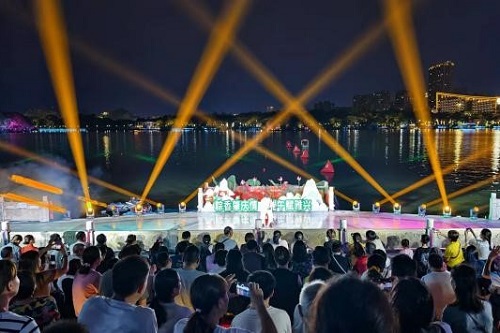 演出现场2.jpg 演出现场2.jpg