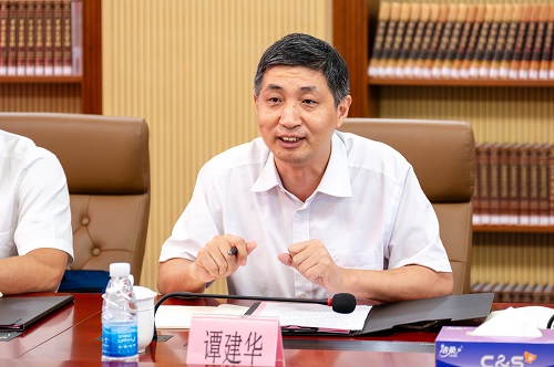 谭建华讲话.jpg 谭建华讲话.jpg