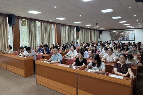 培训会现场.jpg 培训会现场.jpg