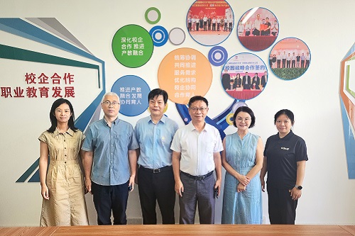 双方合影.jpg 双方合影.jpg