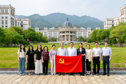 双方合影.jpg 双方合影.jpg