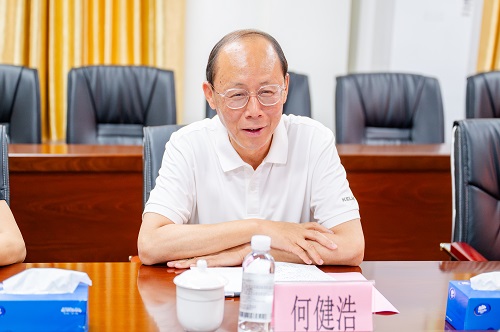 何健浩讲话.jpg 何健浩讲话.jpg