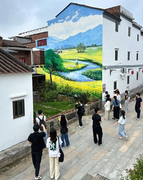 实地考察.jpg 实地考察.jpg