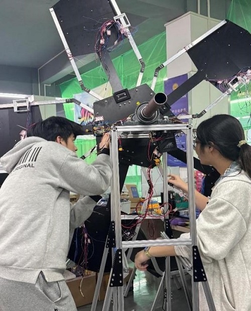 赛前调试1.jpg 赛前调试1.jpg